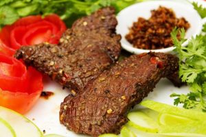 Cách làm bò một nắng muối kiến vàng đúng chuẩn